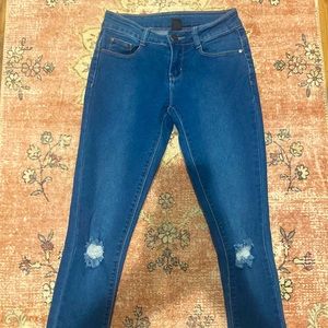 blue ripped jeans/ size: small